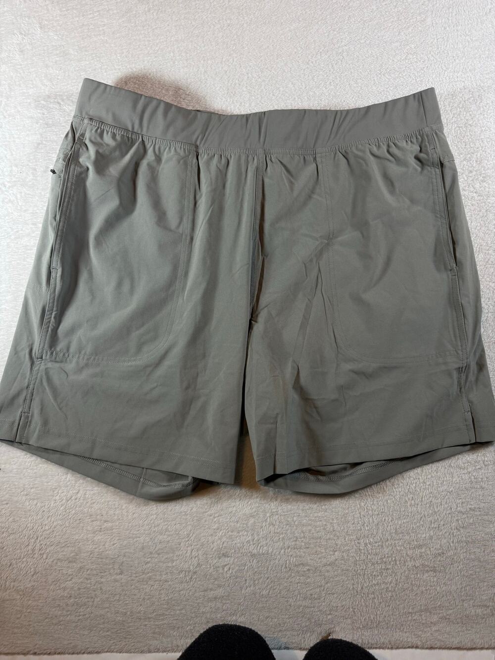 Free Fly Men’s XXL Gray Breeze Pull On Shorts Stretch Zip Pockets